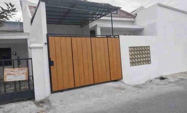 Dijual rumah murah lega dkt Luwes Nusukan-UNISRI-RSUD