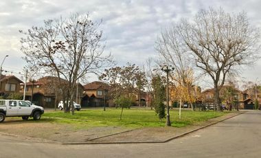 Se arrienda casa en Tejas del Boldo, 4 piezas 3 baños, Curicó