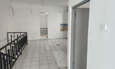 RUKO STRATEGIS 3 LANTAI LOKASI RAMAI COCOK UNTUK SEGALA USAHA SIAP PAKAI DI ASTANA ANYAR BANDUNG