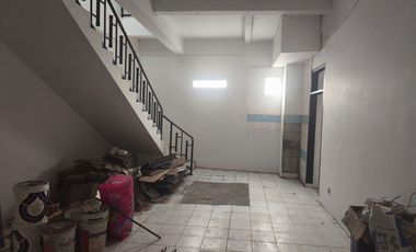 RUKO STRATEGIS 3 LANTAI LOKASI RAMAI COCOK UNTUK SEGALA USAHA SIAP PAKAI DI ASTANA ANYAR BANDUNG