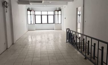 RUKO STRATEGIS 3 LANTAI LOKASI RAMAI COCOK UNTUK SEGALA USAHA SIAP PAKAI DI ASTANA ANYAR BANDUNG