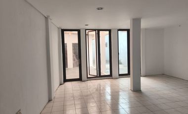 RUKO STRATEGIS 3 LANTAI LOKASI RAMAI COCOK UNTUK SEGALA USAHA SIAP PAKAI DI ASTANA ANYAR BANDUNG