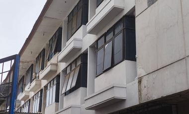 RUKO STRATEGIS 3 LANTAI LOKASI RAMAI COCOK UNTUK SEGALA USAHA SIAP PAKAI DI ASTANA ANYAR BANDUNG