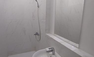 DISEWAKAN RUMAH 2 LANTAI SAVASA DI DELTAMAS CIKARANG PUSAT