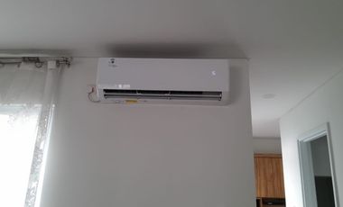 DISEWAKAN RUMAH 2 LANTAI SAVASA DI DELTAMAS CIKARANG PUSAT