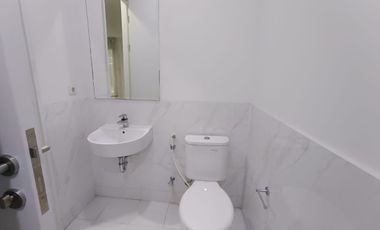 DISEWAKAN RUMAH 2 LANTAI SAVASA DI DELTAMAS CIKARANG PUSAT