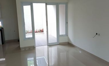 RUMAH BAGUS 2 LANTAI LINGKUNGAN ASRI NYAMAN SIAP HUNI DI ARCAMANIK BANDUNG