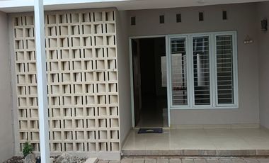 RUMAH BAGUS 2 LANTAI LINGKUNGAN ASRI NYAMAN SIAP HUNI DI ARCAMANIK BANDUNG