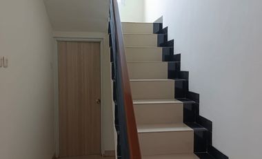 RUMAH BAGUS 2 LANTAI LINGKUNGAN ASRI NYAMAN SIAP HUNI DI ARCAMANIK BANDUNG