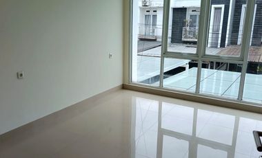 RUMAH BAGUS 2 LANTAI LINGKUNGAN ASRI NYAMAN SIAP HUNI DI ARCAMANIK BANDUNG