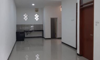 RUMAH MINIMALIS MODERN 2 LANTAI LINGKUNGAN NYAMAN SIAP HUNI DI TAMAN KOPO INDAH 2 TKI2 BANDUNG