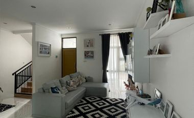 RUMAH BAGUS MURAH 2 LANTAI SEMI FURNISHED NYAMAN SIAP HUNI DI GEGER KALONG BANDUNG