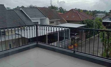 Dijual Rumah Baru Modern Mewah Full Furnish di Kanigoro Indah Kab. Blitar
