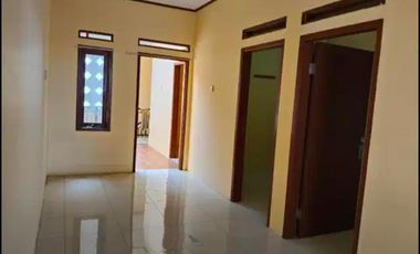 RUMAH MINIMALIS 2 LANTAI LINGKUNGAN NYAMAN STRATEGIS SIAP HUNI DI TUBAGUS ISMAIL BANDUNG
