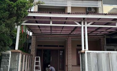 Jual Cepat Rumah Singgasana Pradana 2 lantai SHM siap huni