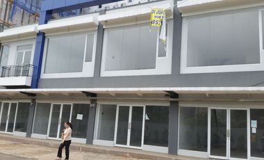 TURUN Harga, jual murah / disewakan Ruko/kantor siap pakai di Groserindo/Transmart Kalimalang