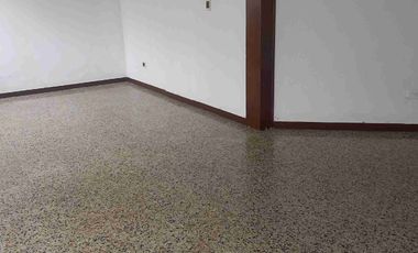 VENDO APARTAMENTO EN UN PRIMER PISO EN EL CONJUNTO RESIDENCIAL EL PRADO.