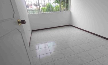 VENDO APARTAMENTO EN UN PRIMER PISO EN EL CONJUNTO RESIDENCIAL EL PRADO.