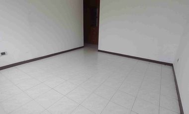 VENDO APARTAMENTO EN UN PRIMER PISO EN EL CONJUNTO RESIDENCIAL EL PRADO.