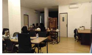 Disewakan Gedung 6,5 Lantai Ex Restoran