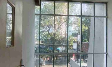 Disewakan Gedung 6,5 Lantai Ex Restoran