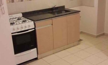 Particular alquila departamento de un dormitorio y dependencias, muy seguro y luminoso, en calle Reconquista 55, altura San Martín al 4000, Neuquén capital.