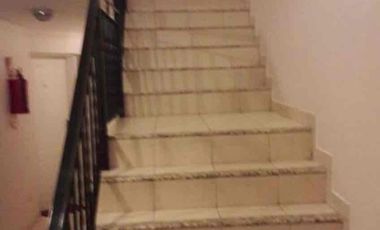 Particular alquila departamento de un dormitorio y dependencias, muy seguro y luminoso, en calle Reconquista 55, altura San Martín al 4000, Neuquén capital.