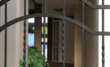 Particular alquila departamento de un dormitorio y dependencias, muy seguro y luminoso, en calle Reconquista 55, altura San Martín al 4000, Neuquén capital.