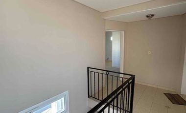 Particular alquila departamento de un dormitorio y dependencias, muy seguro y luminoso, en calle Reconquista 55, altura San Martín al 4000, Neuquén capital.