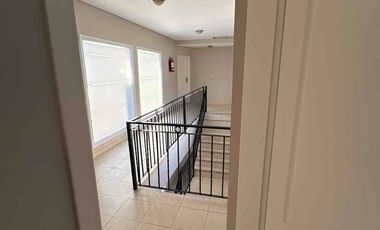 Particular alquila departamento de un dormitorio y dependencias, muy seguro y luminoso, en calle Reconquista 55, altura San Martín al 4000, Neuquén capital.