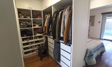 Casa amplia y en excelente estado en Condominio Las Azaleas, con amplio terreno.