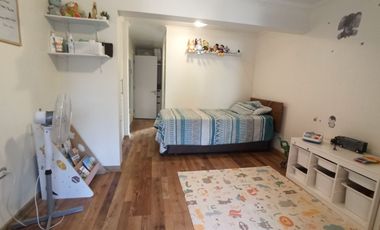 Casa amplia y en excelente estado en Condominio Las Azaleas, con amplio terreno.