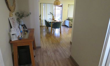 Casa amplia y en excelente estado en Condominio Las Azaleas, con amplio terreno.