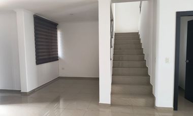 Alquiler de Casa – Urb. Napoli