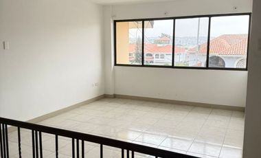 Alquiler de Casa – Colinas de los Ceibos, Guayaquil