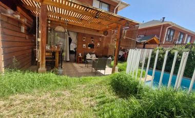 Se vende Cómoda y Acogedora propiedad en sector Jardin del Este , La Florida