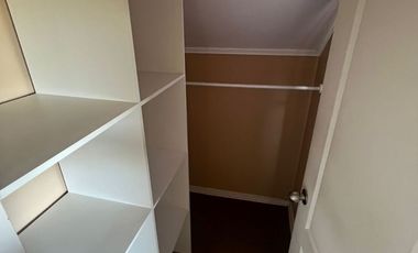 Casa de 3 dormitorio 3 baños en Linares.