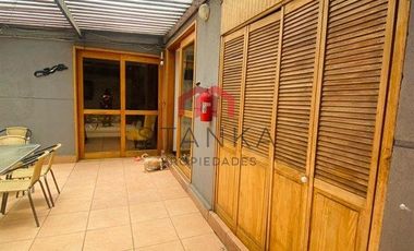 Se Vende Casa en Condominio de 3 Pisos, UF 9.800, Excelente Estado