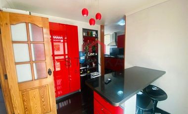 Se Vende Casa en Condominio de 3 Pisos, UF 9.800, Excelente Estado