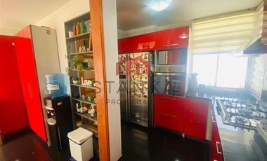 Se Vende Casa en Condominio de 3 Pisos, UF 9.800, Excelente Estado
