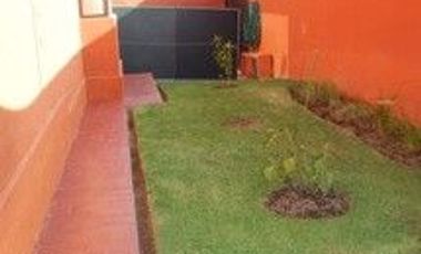Casa ubicada en exclusivo y tranquilo sector de Jardines del Sur, UF 17.200