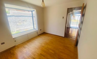 Casa ubicada en exclusivo y tranquilo sector de Jardines del Sur, UF 17.200