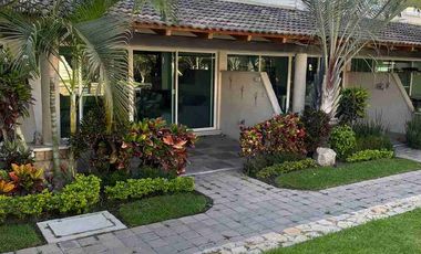 Hermosa casa en Residencial Tulipanes, en el mpio de Emiliano Zapata. Edo de Morelos.