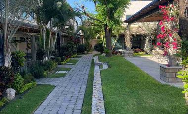 Hermosa casa en Residencial Tulipanes, en el mpio de Emiliano Zapata. Edo de Morelos.