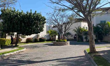 Hermosa casa en Residencial Tulipanes, en el mpio de Emiliano Zapata. Edo de Morelos.