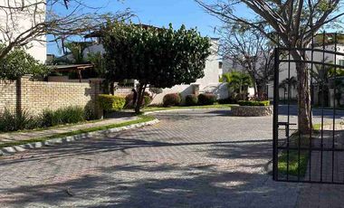 Hermosa casa en Residencial Tulipanes, en el mpio de Emiliano Zapata. Edo de Morelos.