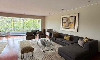 Departamento de 386 m² con Vista a La Calle de 4 Dorm. en La Zona del Golf Los Incas en Surco
