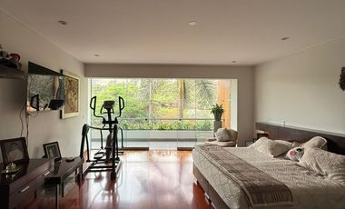 Departamento de 386 m² con Vista a La Calle de 4 Dorm. en La Zona del Golf Los Incas en Surco