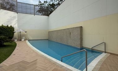 Departamento de 386 m² con Vista a La Calle de 4 Dorm. en La Zona del Golf Los Incas en Surco