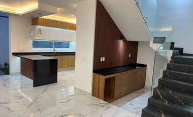 CASA EN VENTA EN VALLE IMPERIAL ZAPOPAN